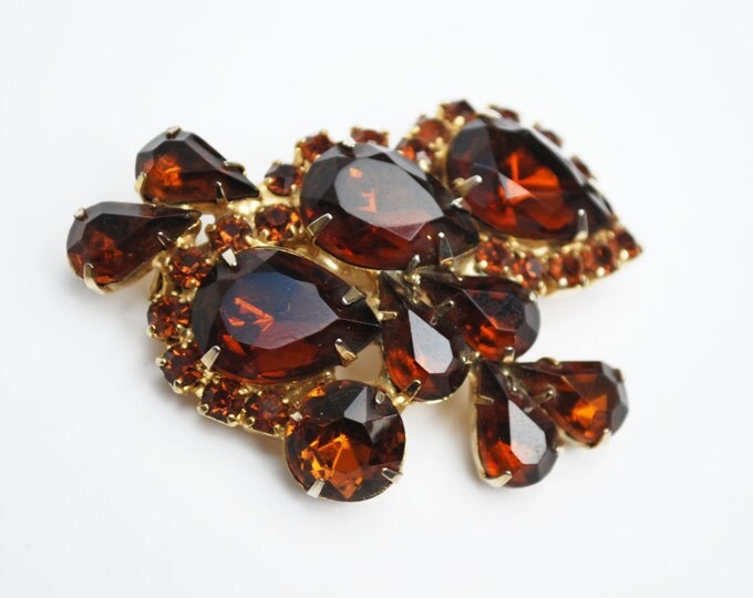 Large Rootbeer Glass Rhinestone Brooch mid Century gold and brown pin