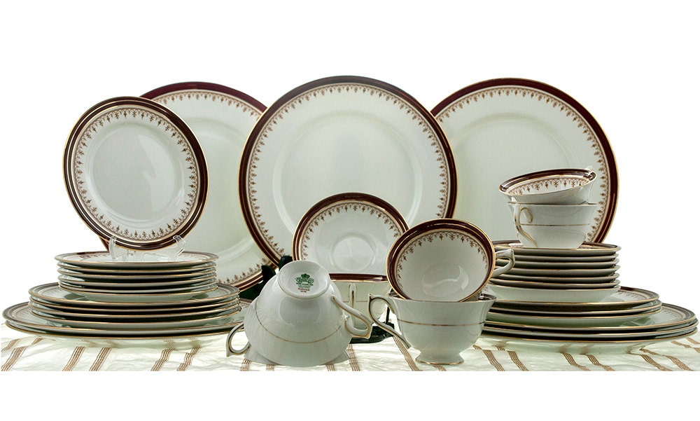 Vintage Aynsley Durham China 1646 Smooth Maroon and Gilt Gold