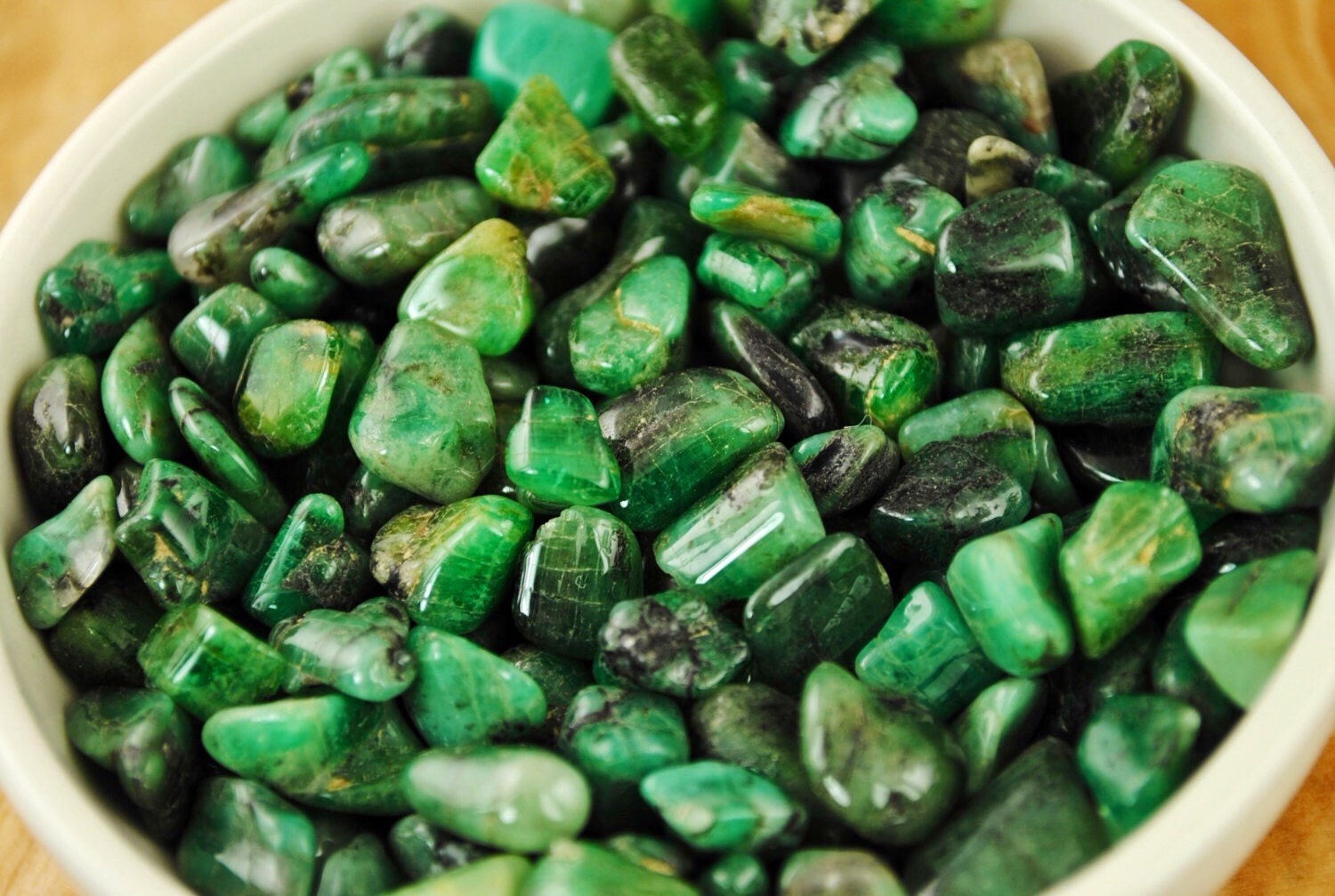 EmeraldTumbled EmeraldsNatural Brazilian EmeraldGreen