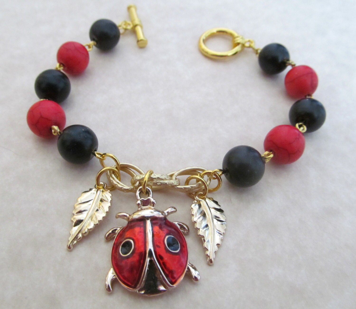 Bracelet Lady Bug Red & Black Beaded Tropical Bracelet