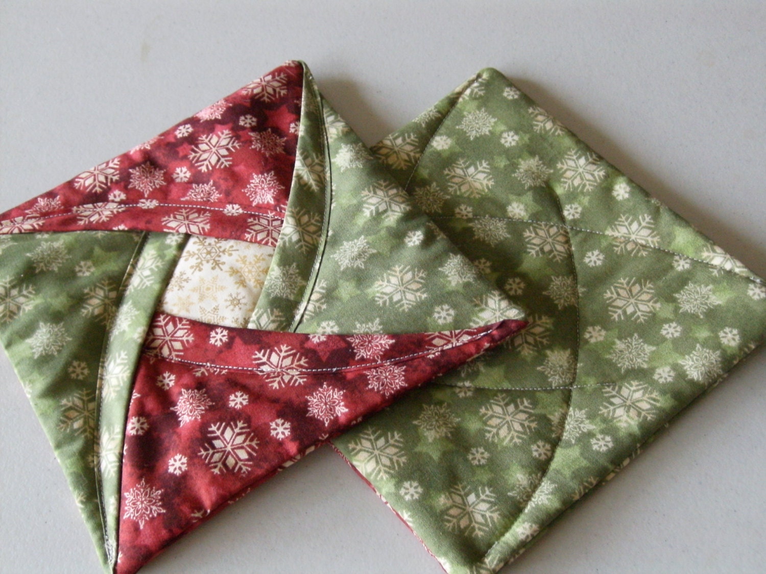 insulated-christmas-quilted-potholders