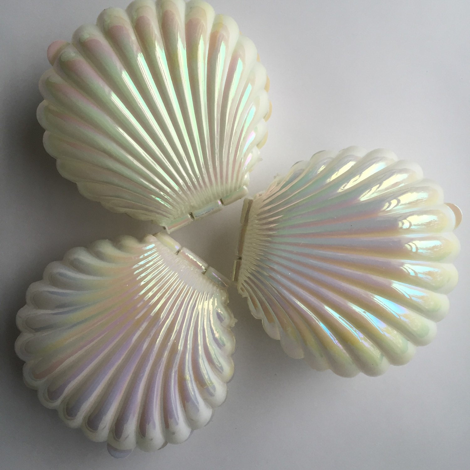 12 Large Opalescent Iridescent Plastic Seashell Clam Shell