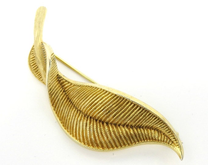 ON SALE! Hattie Carnegie Brooch, Vintage Gold Tone Curved Leaf Designer Signed Pin
