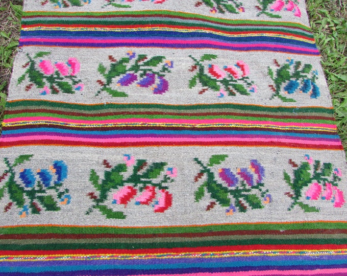Moldovan Kilim, Floor Rugs - Vintage handwoven wool rug carpet - Romania Kilim Bessarabian Kilim. Vintage Kilim, Handmade , rose kilim rug.