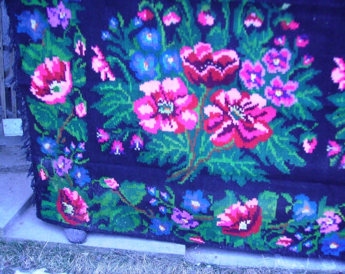 Bessarabian Kilim. Vintage Kilim, Handmade 50 years old, handmade.rose carpet, Ukrainian, Bessarabian carpet, ber