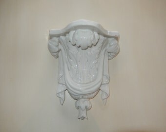 WHITE PORCELAIN WALL Shelf