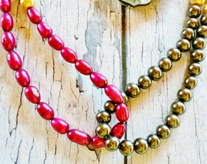 Multistrand Pearl Statement Necklace ~ Genuine Cultured Pearls in Bold Colors ~ Classy Yet Modern Pearl Necklace for Mother of The Bride