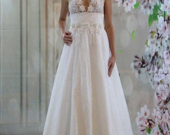 Beach wedding dress, 3D V neck lace applique bridalgown
