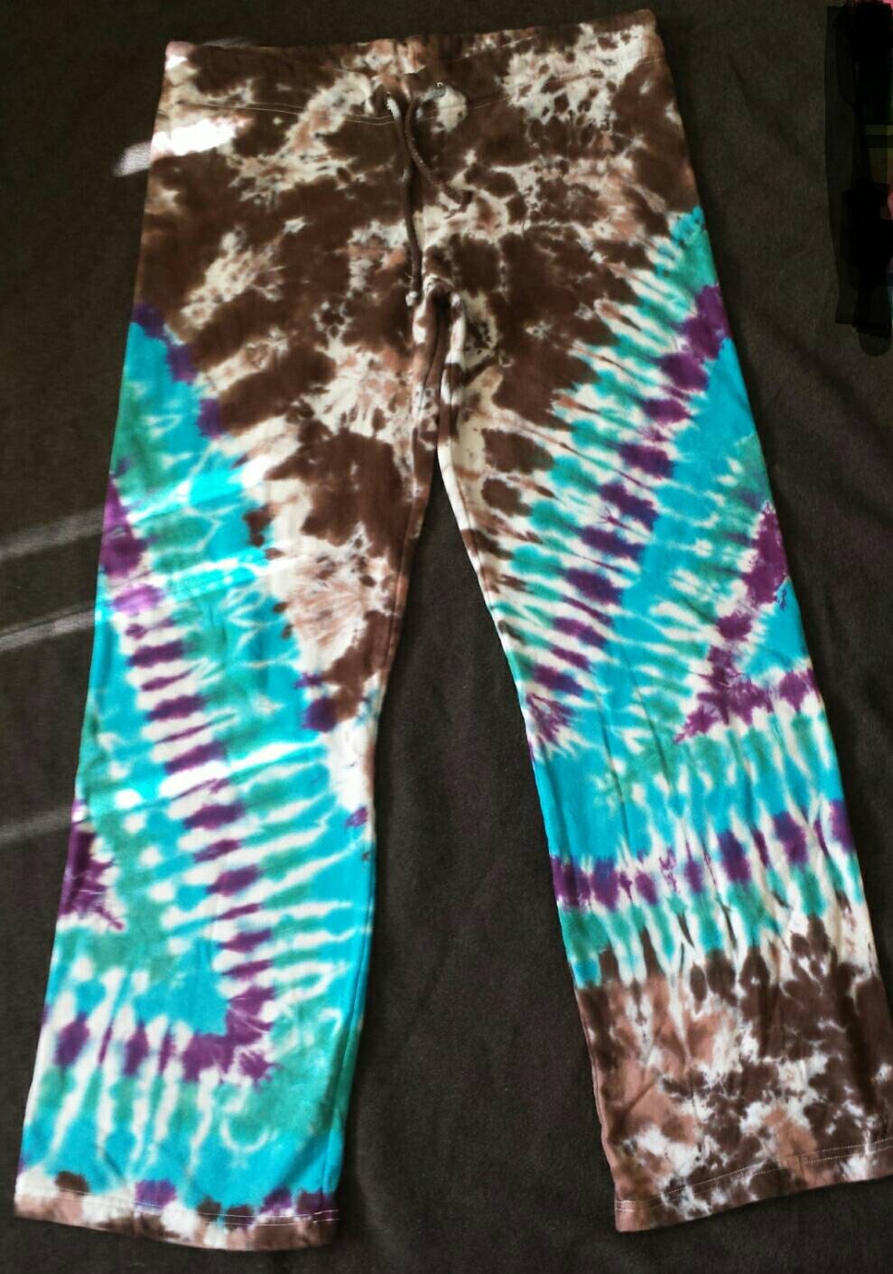 tie dye sweatpants and tank top set