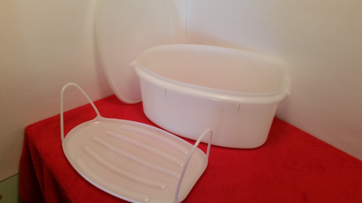 Vintage tupperware flavor saver / large tupperware meat