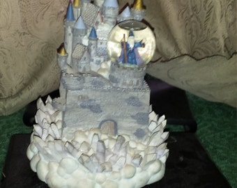 Wizard Castle MusicBox,Wizard SnowGlobe Castle,Tune Played"Camelot,Base Seafoam Crystals All Around Castle Magical Wizard,CheckAll5Pics