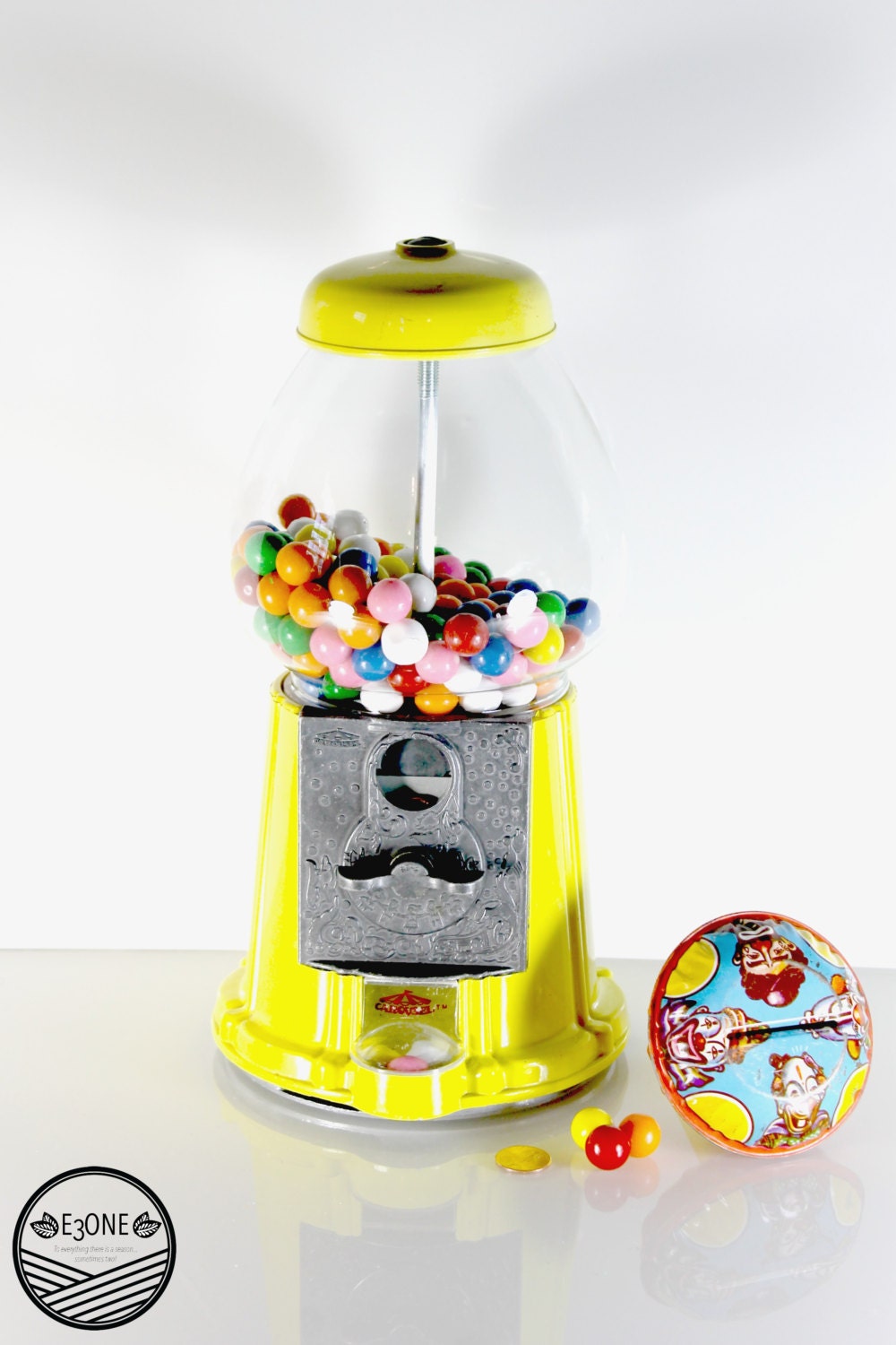 Gumball Machine / Yellow Gumball Machine / Carousel by E3ONE