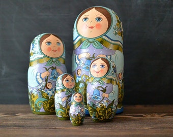 Russian matryoshka, babushka russian nesting doll (5 pcs.)