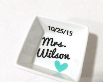 Personalized Ring Dish, Ring Holder, Customized Mrs Ring Dish, Wedding gift, Engagement gift, Future Mrs Gift, Gift for Bride, Ring Dish