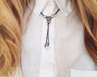 Cow Skull Bolo Tie / Bolo Tie, Western Bolo Tie, Neck Tie, Western Neck Tie, Bolo Choker, Cowboy Tie, Wrap Necklace, Bolo Tie Choker
