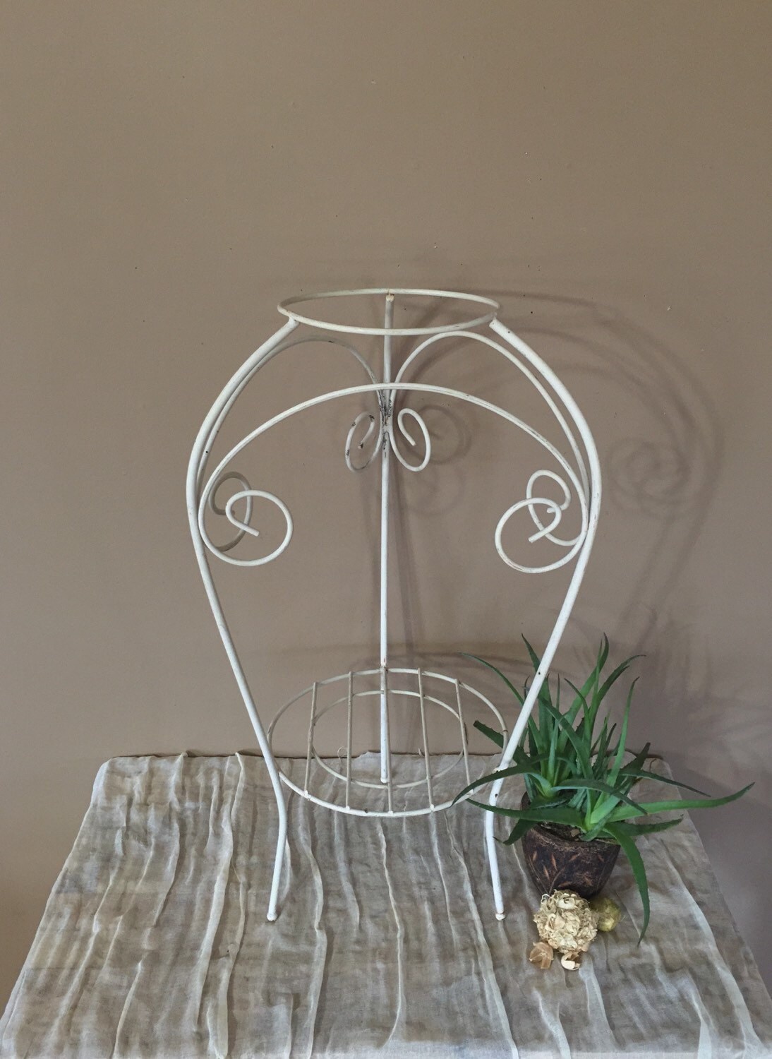 Vintage Metal Plant Stand / Vintage Plant Stand
