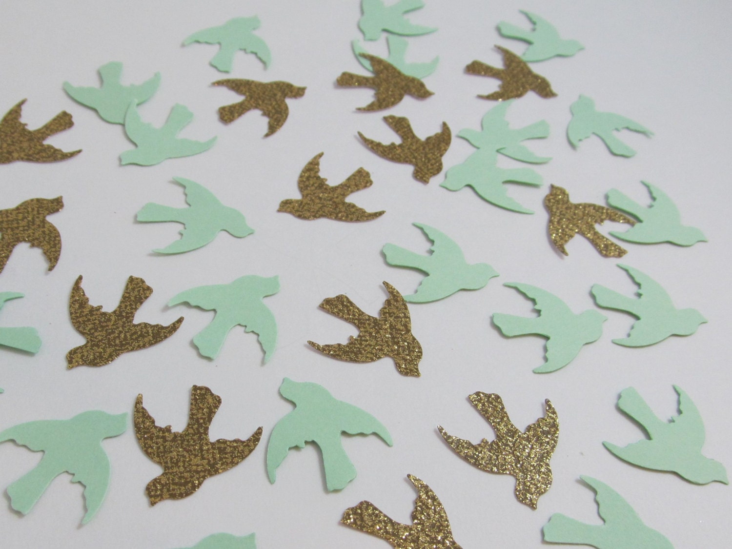 300 Mint Green Cardstock & Gold Glitter Doves Confetti