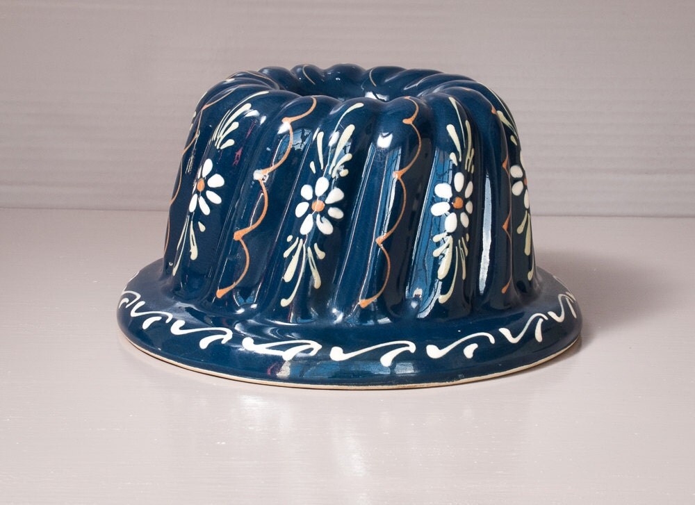 Vintage Kugelhopf Ceramic Bundt Pan. French Bakery Decor from