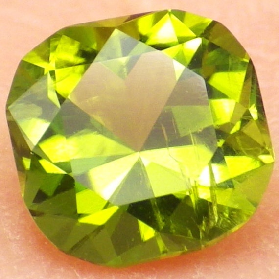 PeridotArizona 1.64 Ct Collector Grade by RavensteinGemCo on Etsy