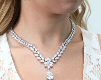 Items Similar To Set Of 8,bridesmaid Jewelry,pearl And Rhinstone 