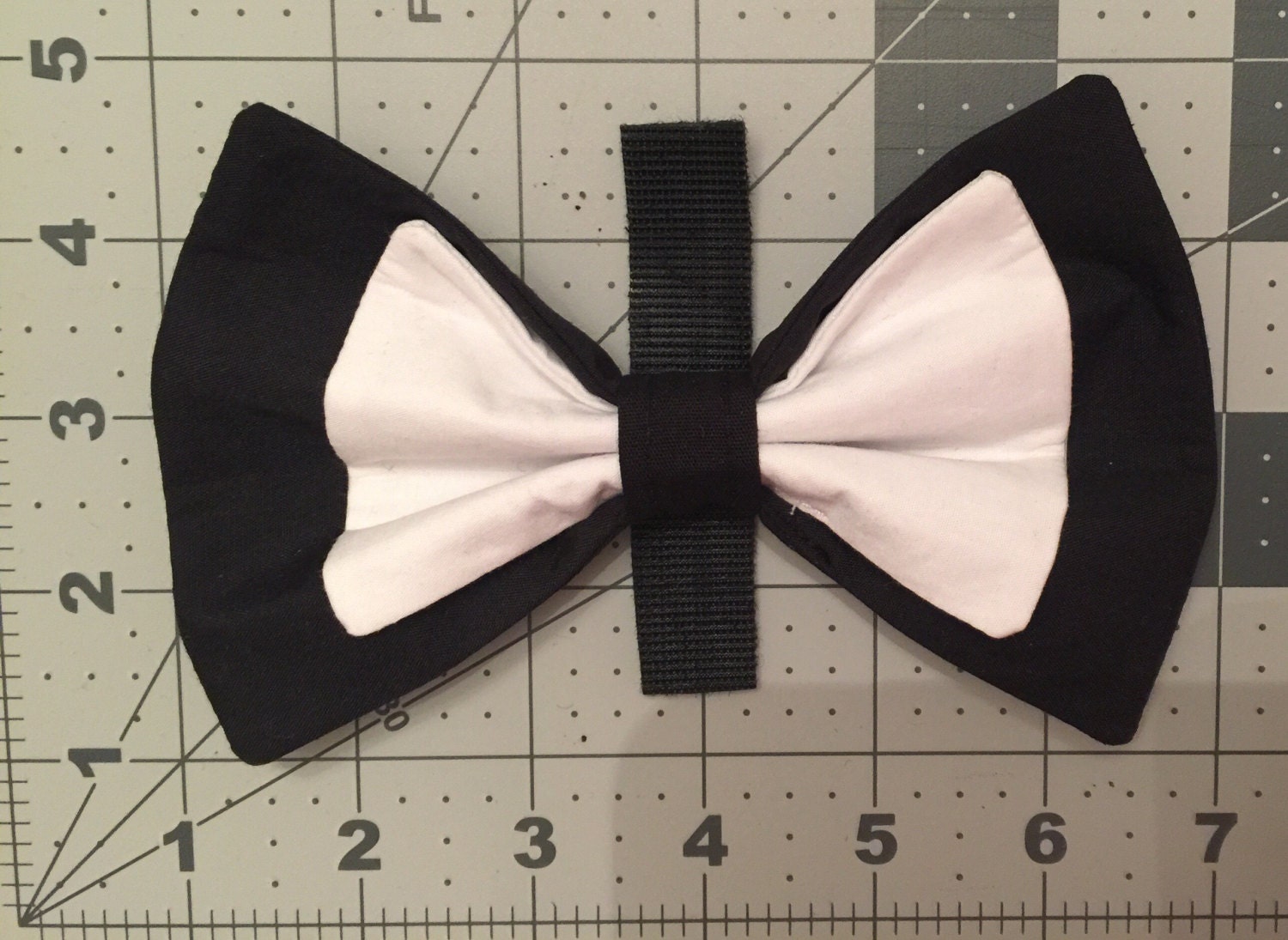 Dog Collar Bow Tie medium Black & White by DogGoneKrafty on Etsy