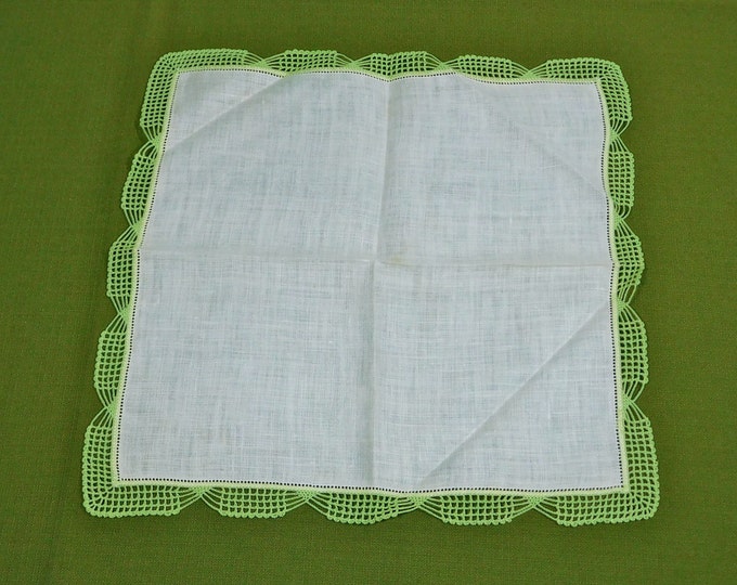 Green Crocheted Edge White Hankie Handkerchief 12 inch