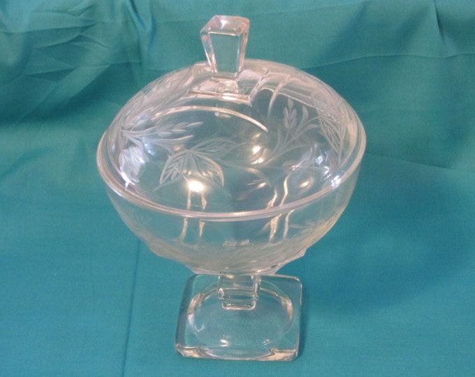 Vintage Etched Glass Pedestal Candy Dish, Clear Glass Candy Dish, Domed Candy Dish, Compote Candy Dish, Etched Glass Candy Bowl, Candy Bowl