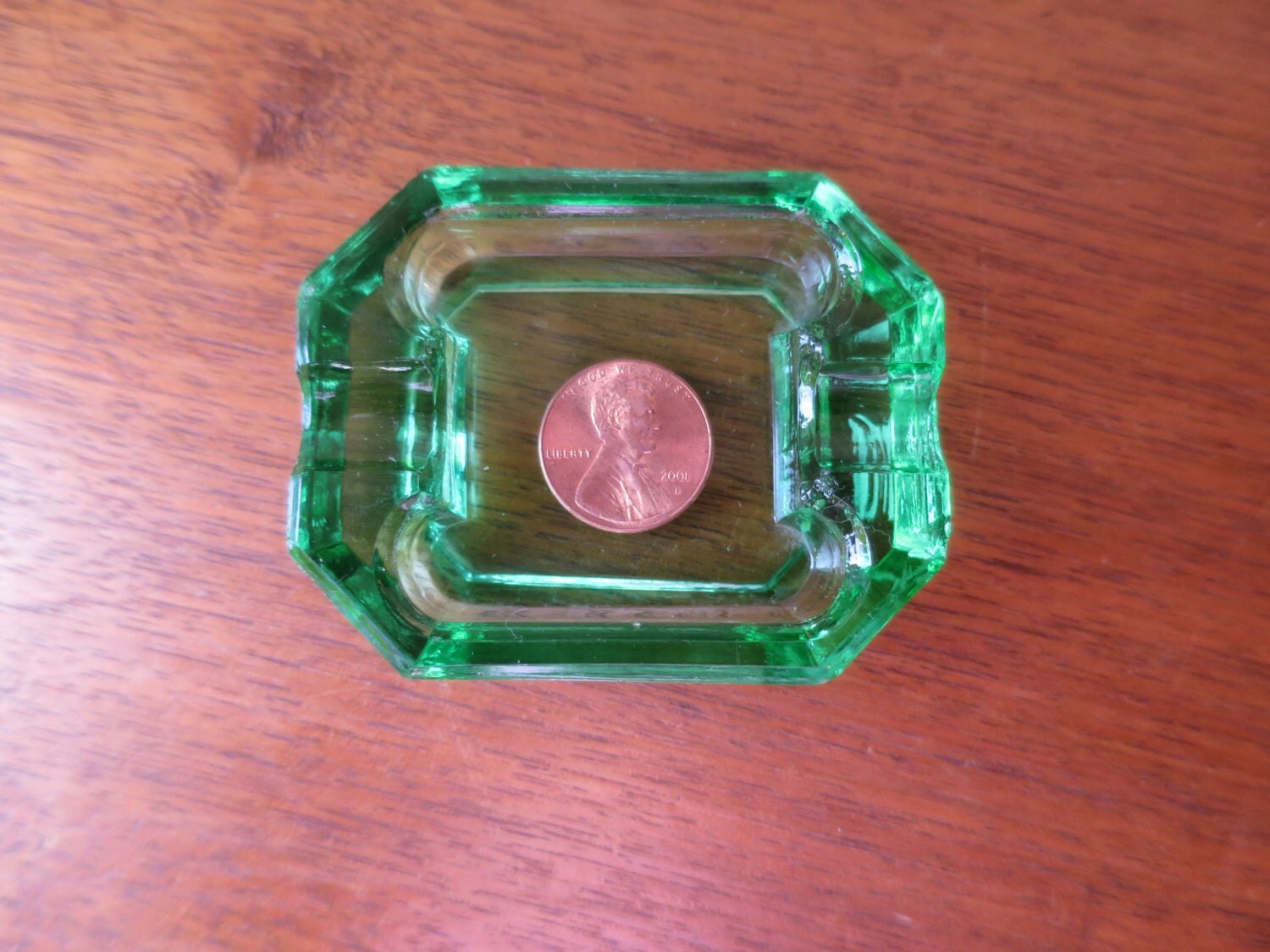 Vintage Green Glass Ashtray Art Deco Depression Green Uranium