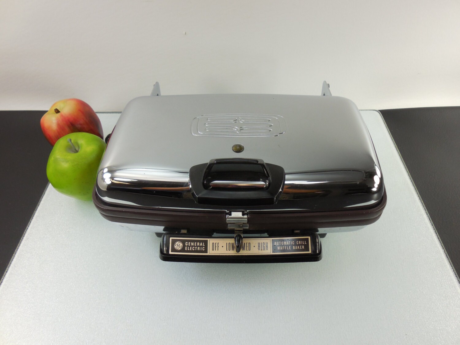 1960s GE General Electric Chrome Waffle Baker Grill Brown
