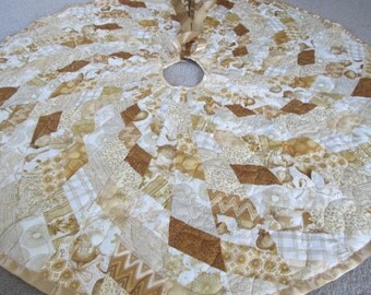 Gold Christmas Tree Skirt, 50" Tree Skirt, 72" Tree Skirt, Modern Tree Skirt, Christmas Decoration, Quilted Tree Skirt, Holiday Decor