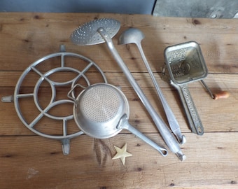vintage French white metal kitchen ustensils - strainer, skimmer, laddle, trivet.... 5 ustensils