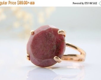 SUMMER SALE - Rhodonite Ring,rose gold ring,pink cocktail ring,event ring,wow ring,dark pink ring,gemstone ring