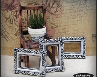Miniature picture frame, dollhouse miniature, shabby chic dollhouse decor, 12th scale miniature frame