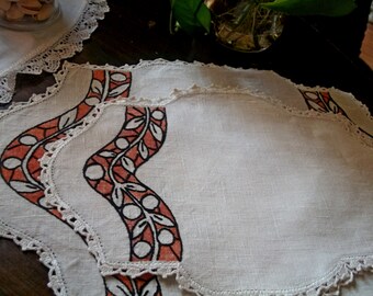 OOAK Absolutely Vintage Hand Embroidered Art Deco Linen Lace Table Set