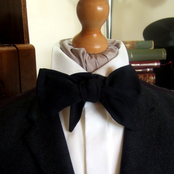 Black Victorian Bow Tie Cravat Ascot in Linen Look 100 Cotton