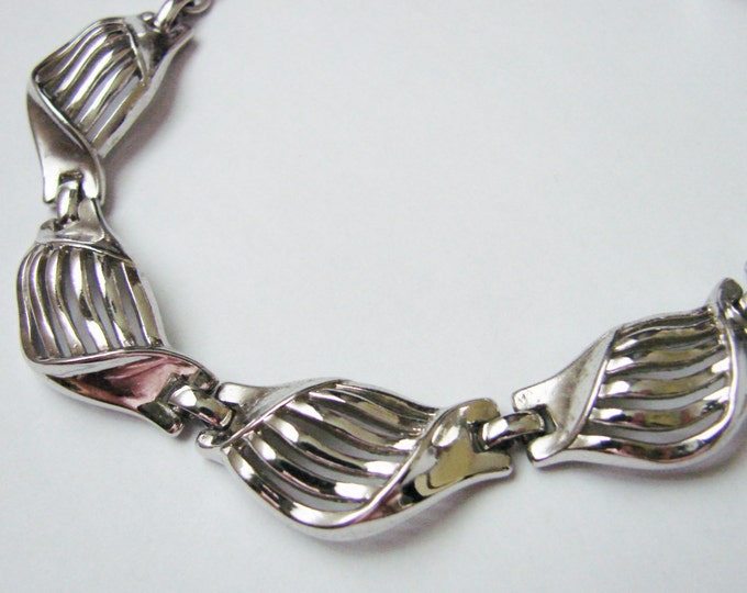 60s Classic Vintage Trifari Choker Necklace / Silver Tone Links / Designer Signed / Jewelry / Jewellery