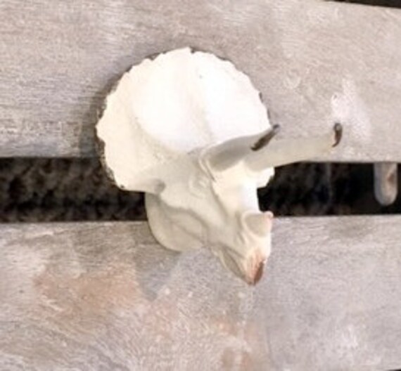 dinosaur with knob on head