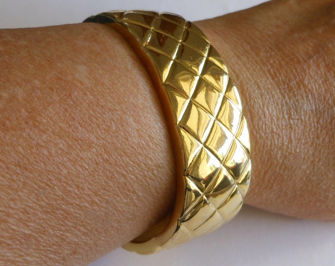 FREE SHIPPING Gold plated cuff bracelet, large crisscross pattern gold plate hinged clamper bracelet, statement piece vintage