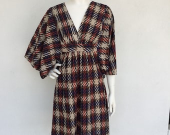 Essential 1970's plaid v neck printed cropped angel sleeve dress