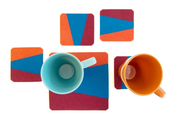 Set of felt coasters, blue, orange, burgundy, geometric, stylish coasters, wool felt, handmade, gift idea, housewarming gift, made in Italy