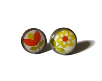 Orange Flowers earrings - vintage flowers stud earrings - post earrings - summer earrings - Mod 50s earrings - Mod earrings - cute earrings