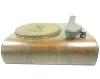 Antique record player,Vintage record player,Silverton,portable player, wood phonograph,photo prop, electronic,home decor, display item,