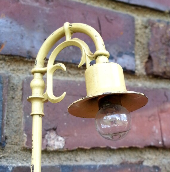 Vintage Painted Brass Miniature Lamp Post LIONEL Trains Pre