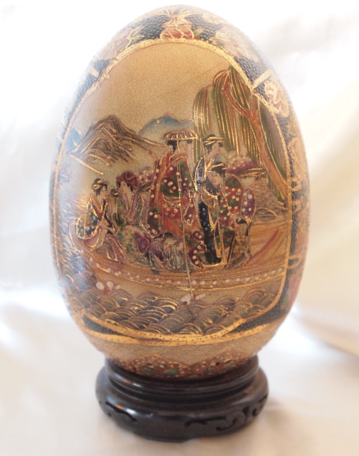 Large Amazing Porcelain SATSUMA Decorative Egg