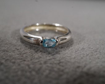 Vintage Sterling Silver Jewelry Oval Blue Topaz Smooth Design, Dainty Band Ring, Size 6 KW214
