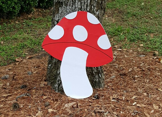 alice in wonderland lawn ornaments
