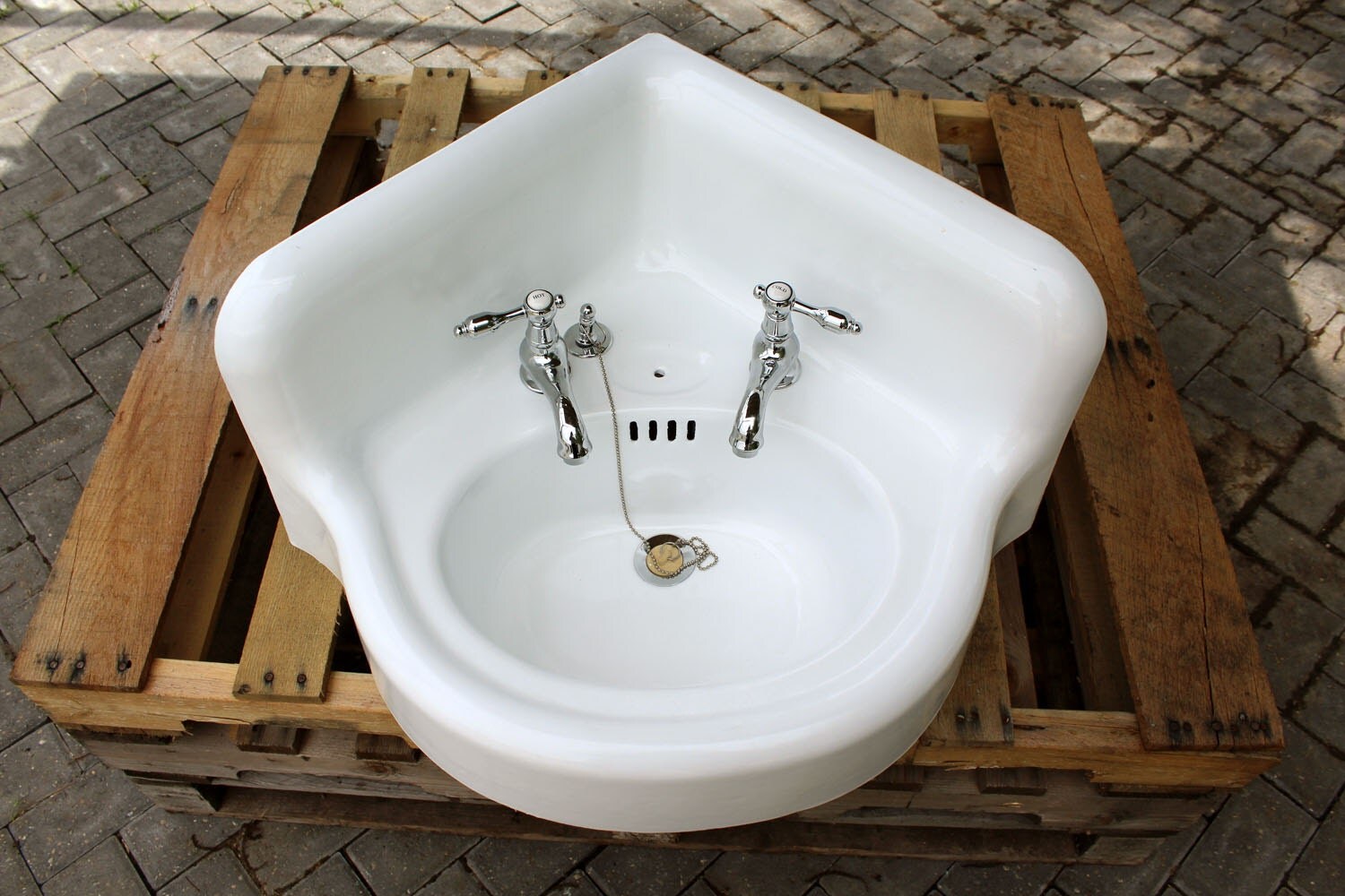 Vintage Refinished Corner Bath Sink High Back Apron by readytore