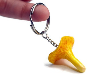 Chanterelle, mushroom keychains, polymer clay realistic woodland pilz pilze