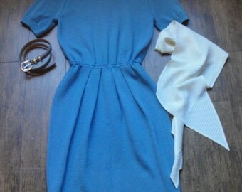 Vintage St John Marie Gray short sleeve Sz Small Dress, Pastel blue Santana Knit Elastic waist Rounded neck, Back zipper, Bonus scarf + belt