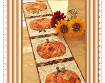 Patchwork Pumpkin Quilted Table Runner Pattern - Autumn Fall Table Runner Pattern - Shabby Fabrics Quilt Pattern - Scrappy Pumpkin Runner